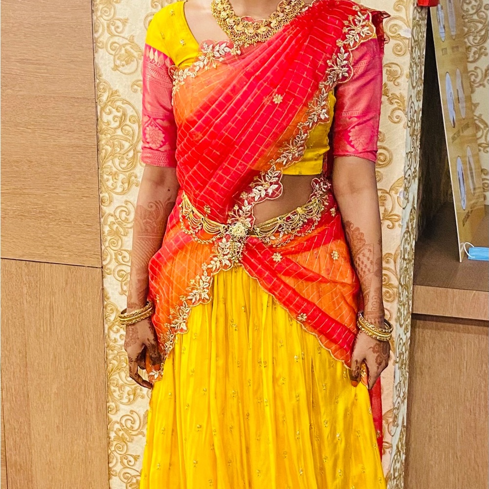 Indian/Bollywood style Beautiful Halfsaree.Ethinic for weddings.new condition.